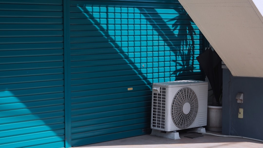 HVAC Blog 3 modern outdoor air conditioning unit next to a home